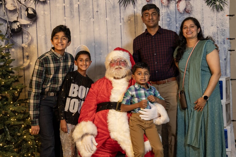 Gallery photo 9 of Santa Aaron