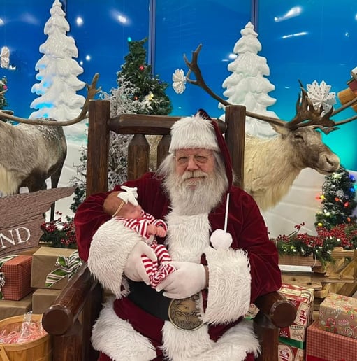 Gallery photo 7 of Santa Alan