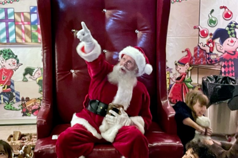 Gallery photo 5 of Santa Alex