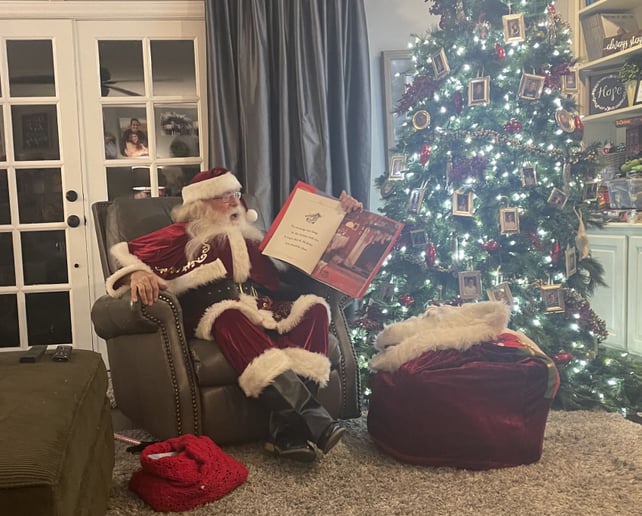 Gallery photo 10 of Santa Allen