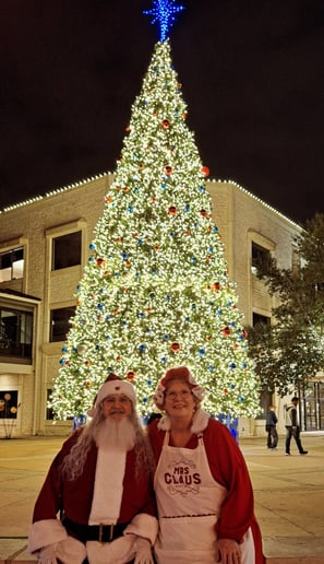 Gallery photo 2 of Santa Jones and Mrs. Claus
