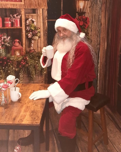 Gallery photo 3 of Santa Jones and Mrs. Claus