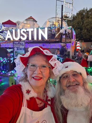 Gallery photo 6 of Santa Jones and Mrs. Claus