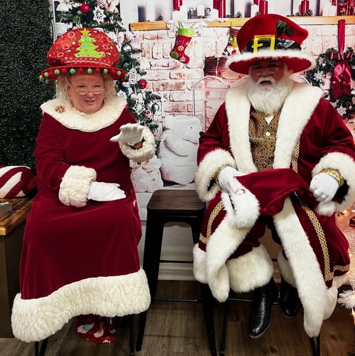 Gallery photo 6 of Santa Ray and Mrs. Claus