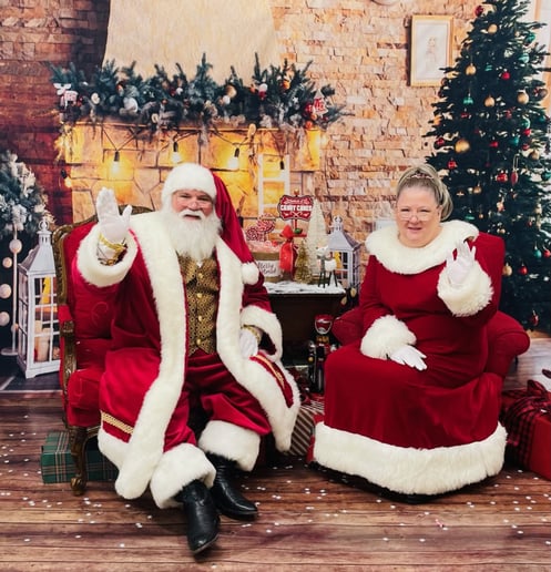 Gallery photo 8 of Santa Ray and Mrs. Claus