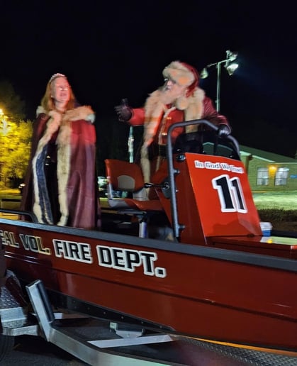 Gallery photo 10 of Santa Dave and Mrs. Claus