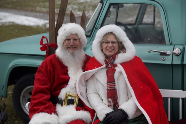 Gallery photo 28 of Santa and the Misses