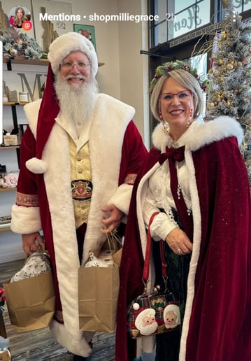 Gallery photo 6 of Santa and the Misses