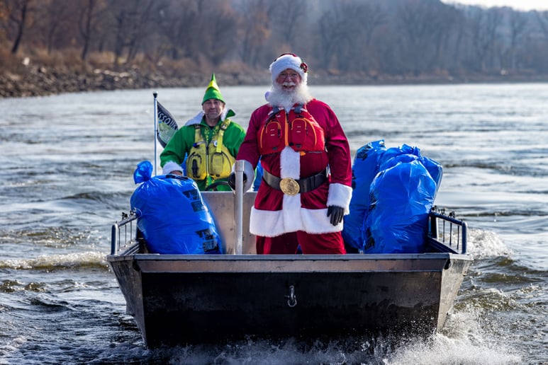 Gallery photo 7 of Santa Barney