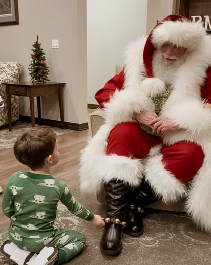 Gallery photo 12 of Santa Barney