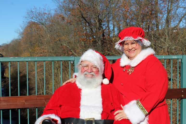 Gallery photo 2 of Santa Bill and Mrs Patti Claus