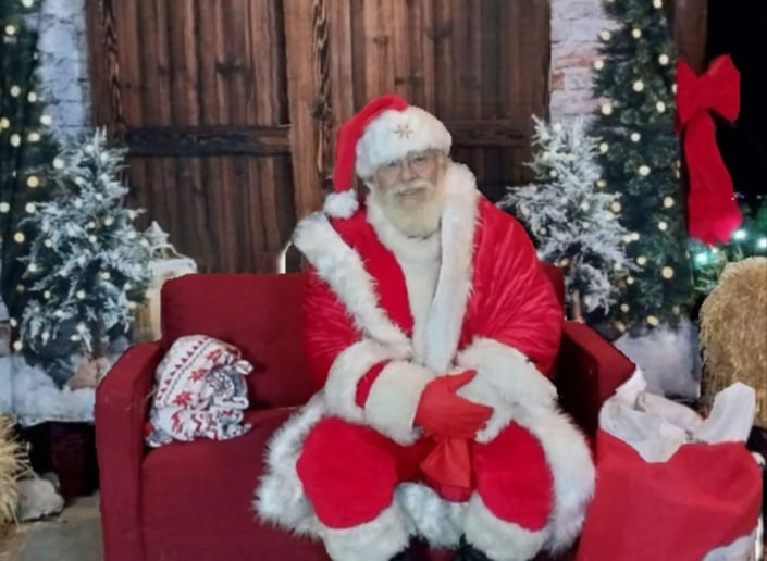 Gallery photo 5 of Santa Bill on Six