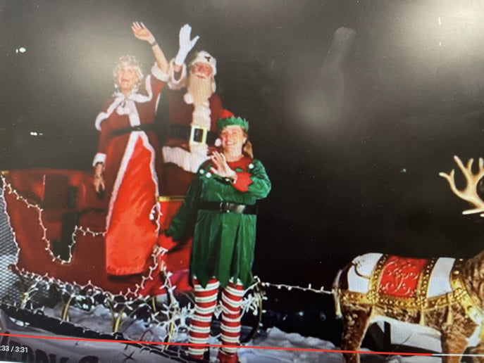 Gallery photo 9 of Santa Bob and Mrs Claus