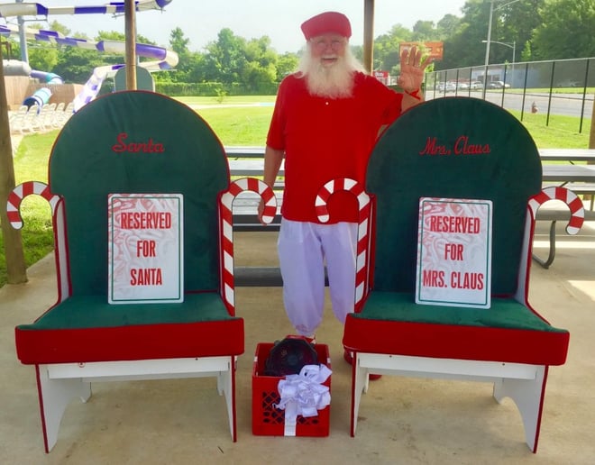 Gallery photo 5 of Santa Bob & Mrs. Beth Claus, Bossier City, LA
