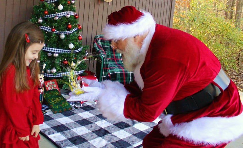 Gallery photo 4 of Santa Bobby