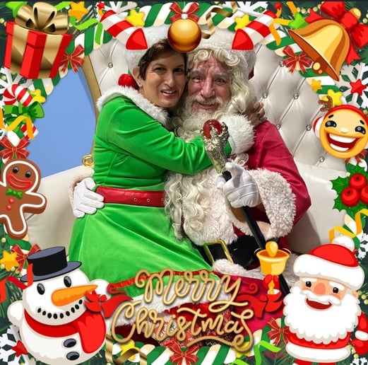 Gallery photo 4 of Santa~Graham