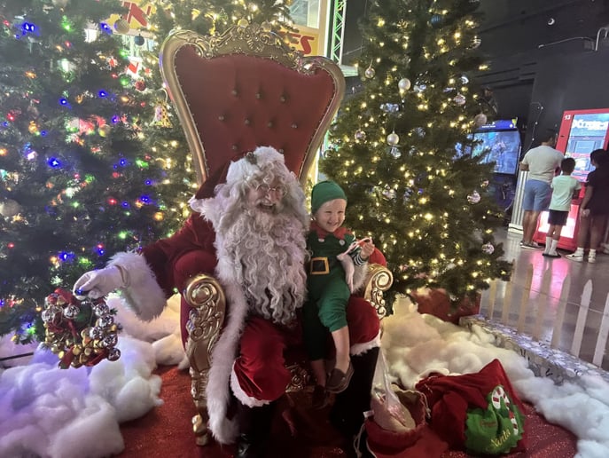 Gallery photo 11 of Santa~Graham
