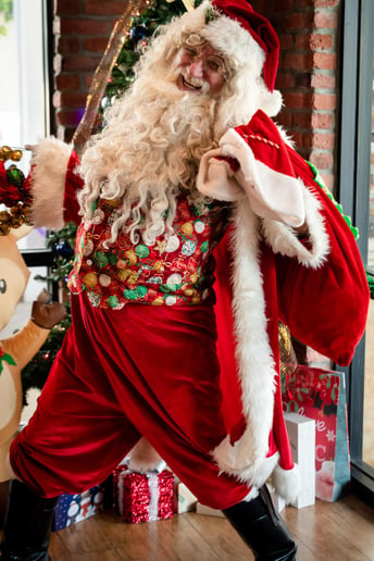 Gallery photo 12 of Santa~Graham