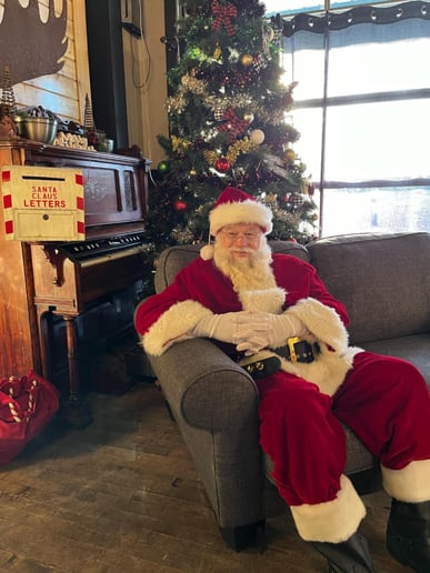 Gallery photo 3 of Poppie Claus
