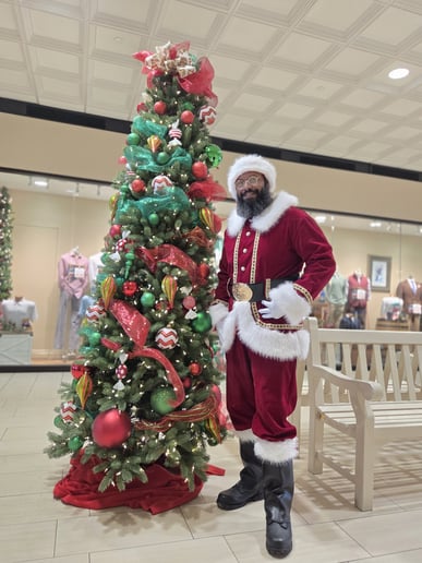 Gallery photo 4 of Santa Brian