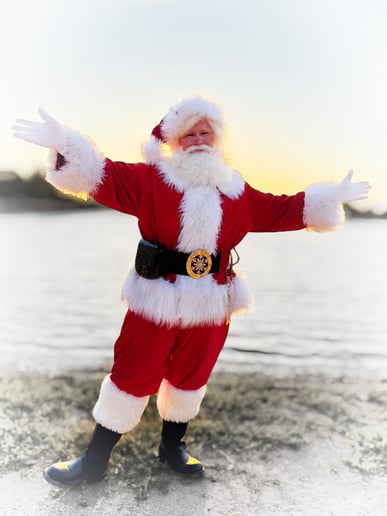 Gallery photo 1 of Santa Bright