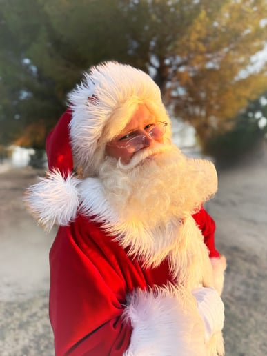 Gallery photo 2 of Santa Bright