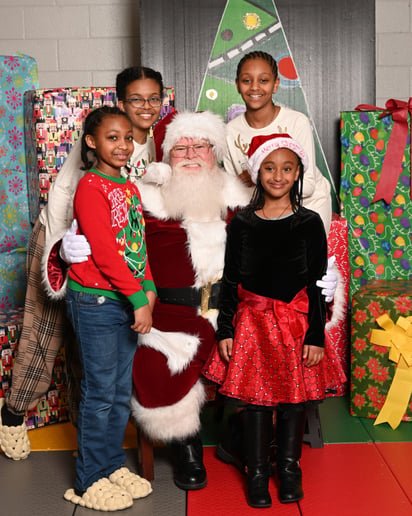 Gallery photo 3 of Pappy Claus