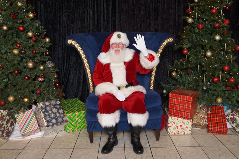 Gallery photo 6 of Santa Charlie