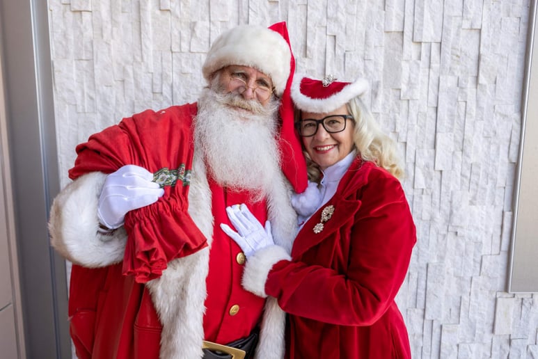 Gallery photo 6 of Santa Chet