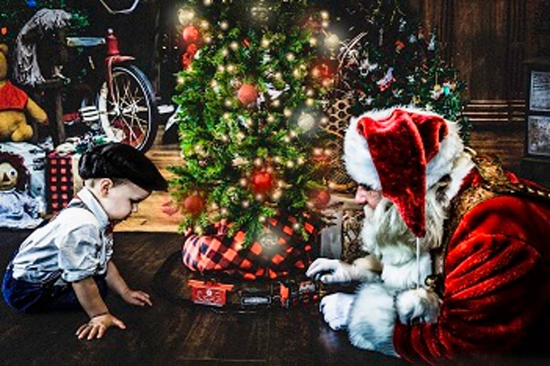 Gallery photo 1 of Santa Chicago