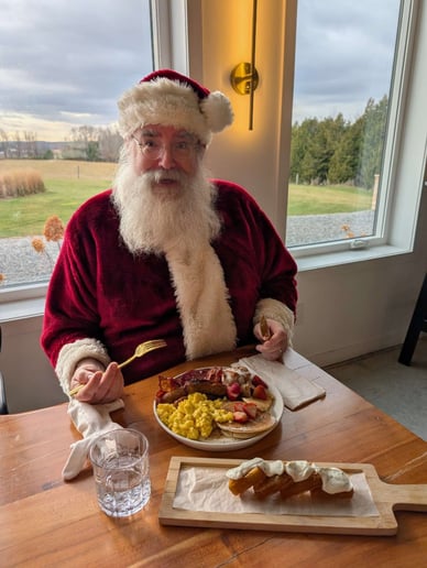 Gallery photo 4 of Santa Chris Kringle