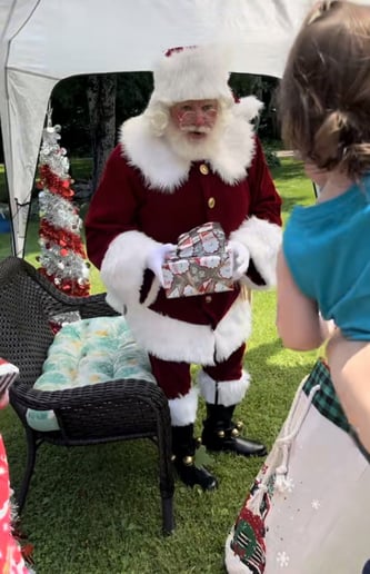 Gallery photo 2 of Santa Chuck