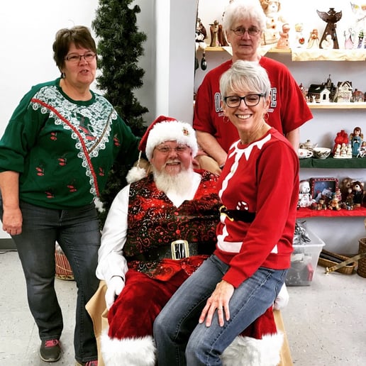 Gallery photo 3 of Santa Clark