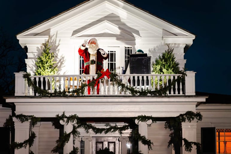 Gallery photo 6 of Santa Claus Chuck