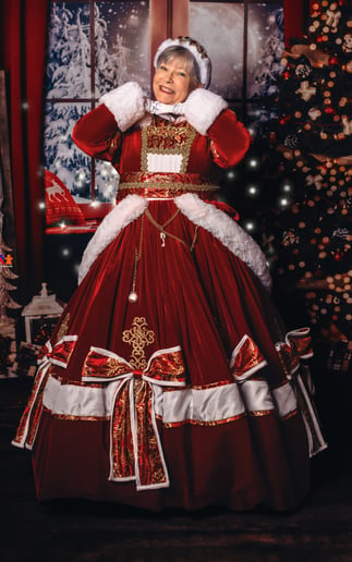 Gallery photo 7 of The Crawfords Claus