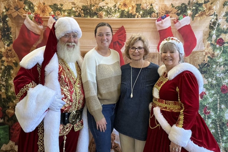 Gallery photo 2 of The Crawfords Claus