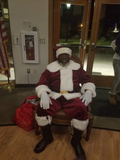 Gallery photo 5 of Santa Claus Shawn