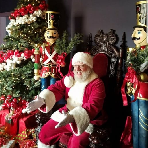 Gallery photo 3 of Santa Claus Travis