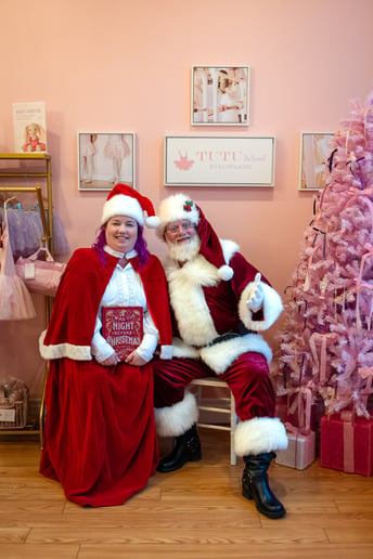 Gallery photo 7 of Santa George And Mrs. Claus