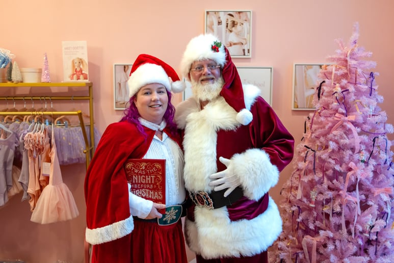 Gallery photo 8 of Santa George And Mrs. Claus