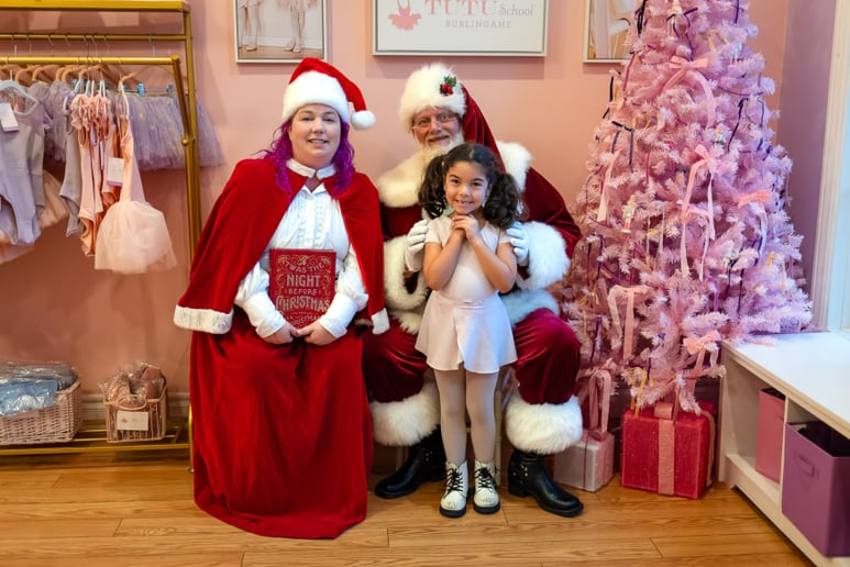 Gallery photo 9 of Santa George And Mrs. Claus