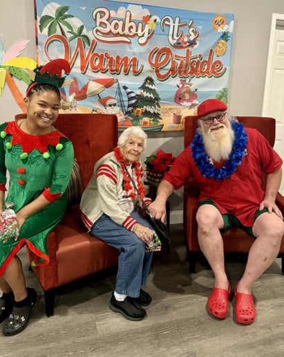 Gallery photo 5 of Santa Flies by Night
