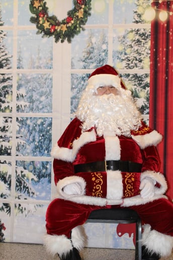 Gallery photo 8 of Santa William