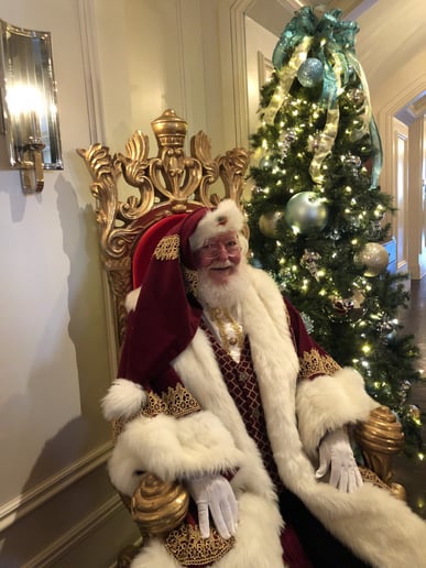 Gallery photo 3 of Santa Neal