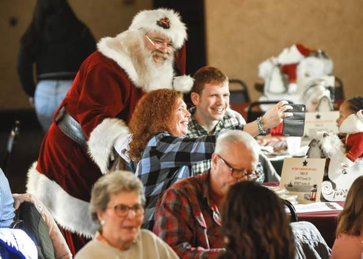 Gallery photo 7 of Santa Claus Mike