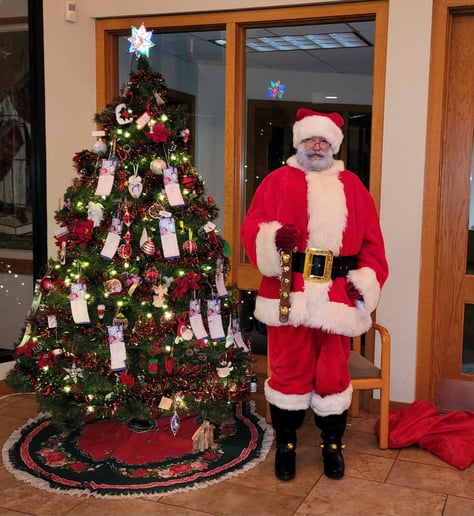 Gallery photo 3 of Joliet Santa Claus