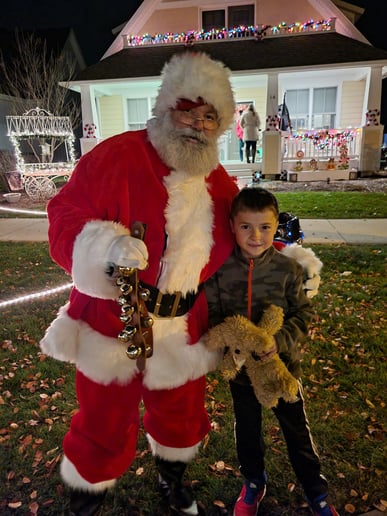 Gallery photo 4 of Joliet Santa Claus