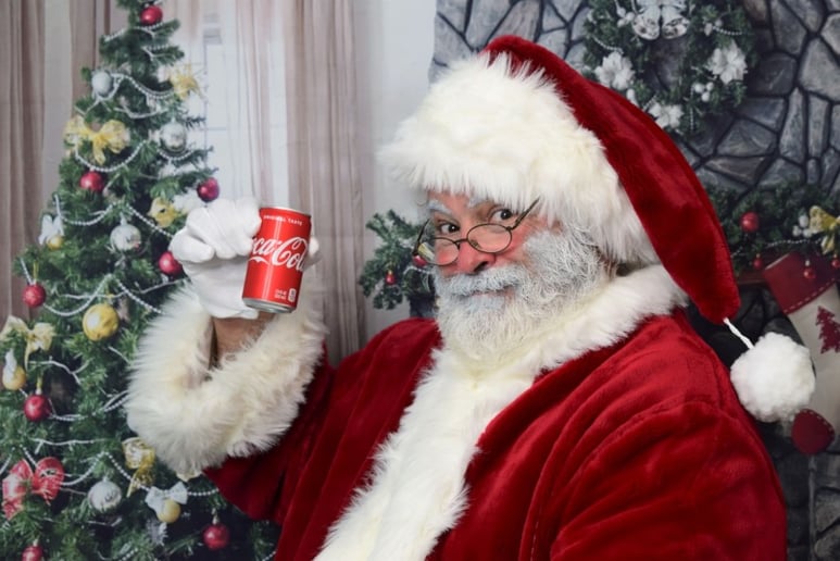 Gallery photo 9 of SoFlo Santa Roger