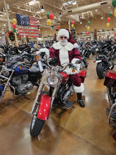 Gallery photo 4 of Santa Travis