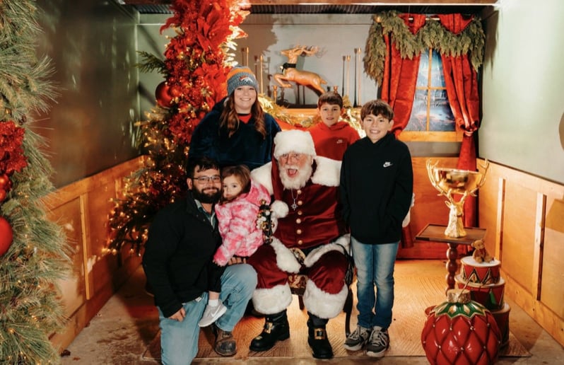 Gallery photo 6 of Santa Claus Layne